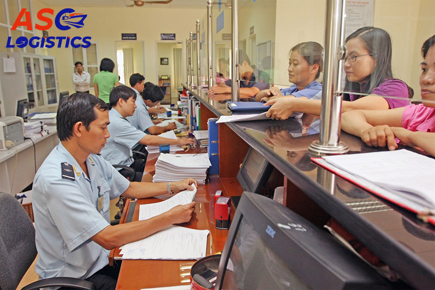 Thủ tục hải quan sân bay Nội Bài