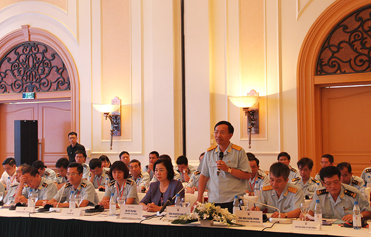 Nguyen Van Can answers the comments at the conference